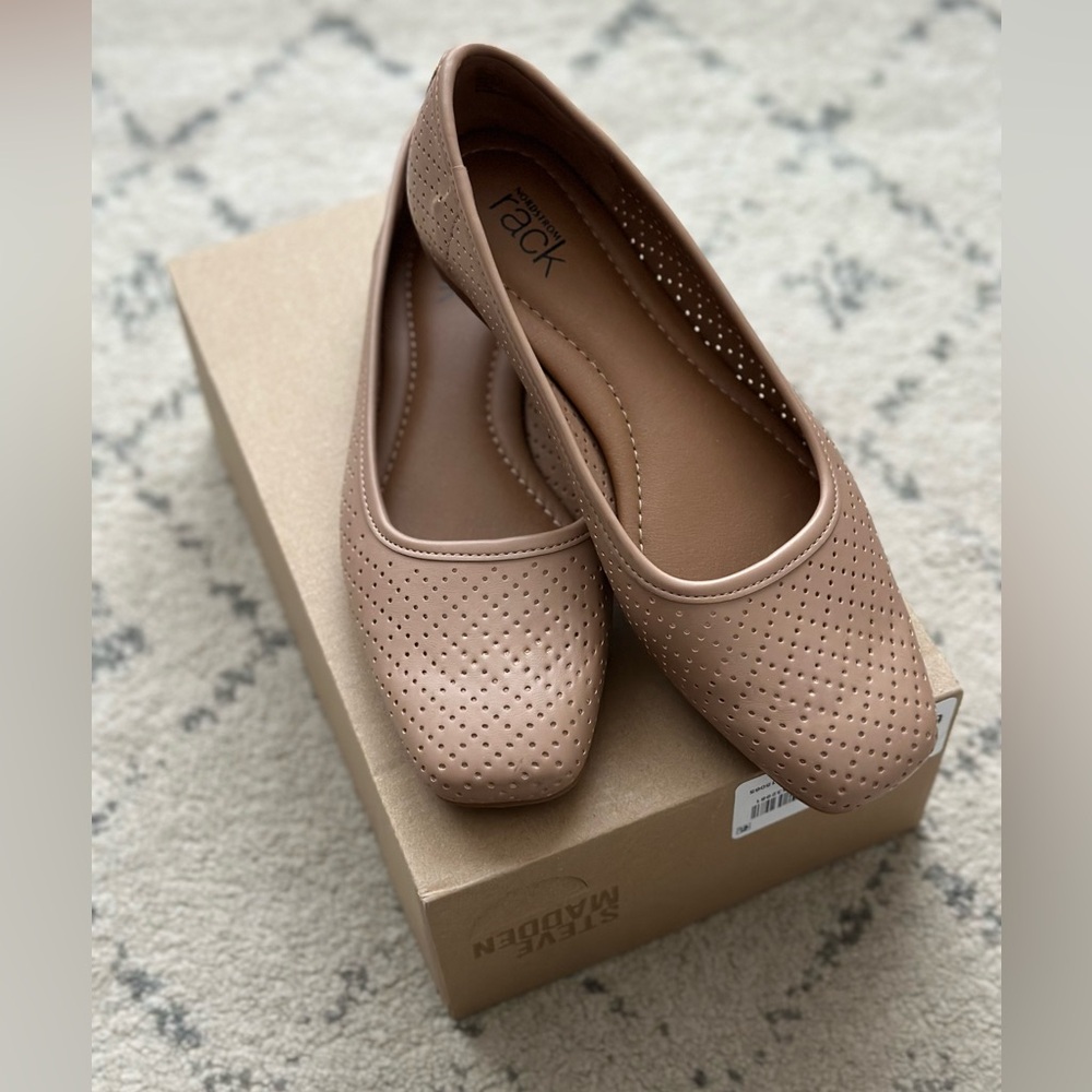 Nude flats